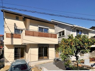 隣居スタイルの二世帯住宅 無垢の家 ｙ様邸 無垢の木と自然素材のナチュラルな家 カツマタ