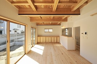 紀州産檜・杉】構造材表わし天井の無垢の家 K様邸 | 武蔵野市で無垢の 