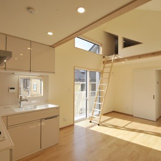 上下完全分離型2世帯住宅 / 武蔵野市